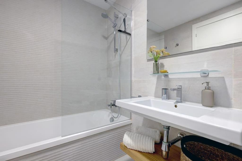 2 Bedroom Penthouse With Sea View @ Hills Appartement Estepona